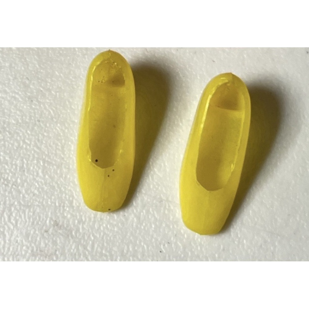 Vintage Barbie Francie Doll‎ Yellow Square Toe Shoes Hong Kong